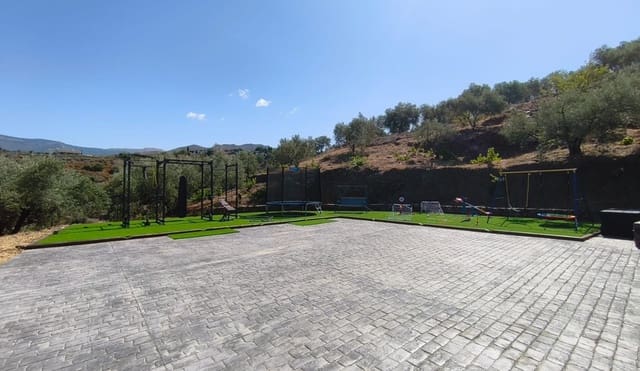 3 bedroom Villa for rent in Archez with pool garage - € 1,920 (Ref: 9765345)