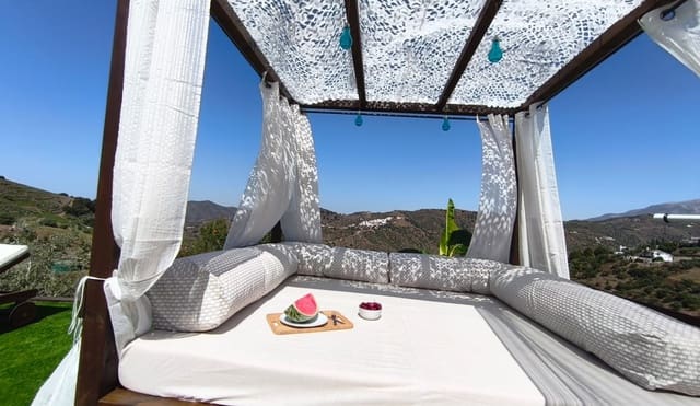 3 bedroom Villa for rent in Archez with pool garage - € 1,920 (Ref: 9765345)