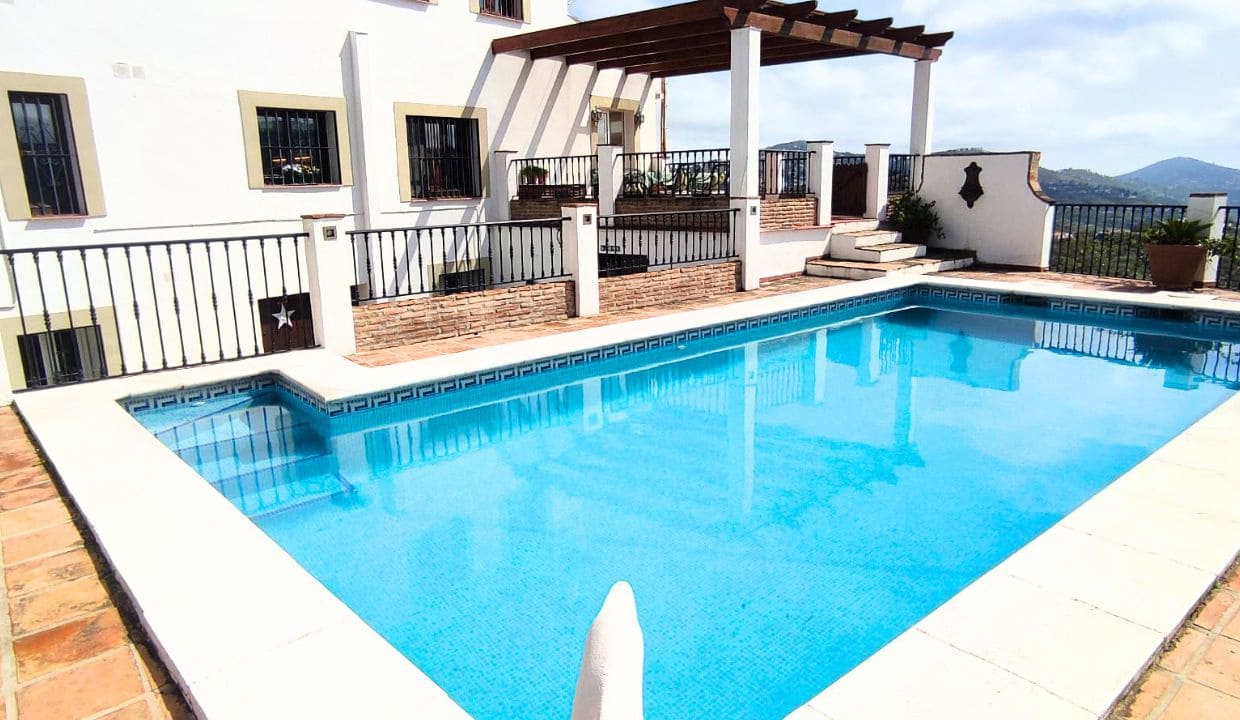 6 bedroom Guesthouse/B & B for sale in Canillas de Albaida with pool garage - € 1,195,000 (Ref: 9850297)