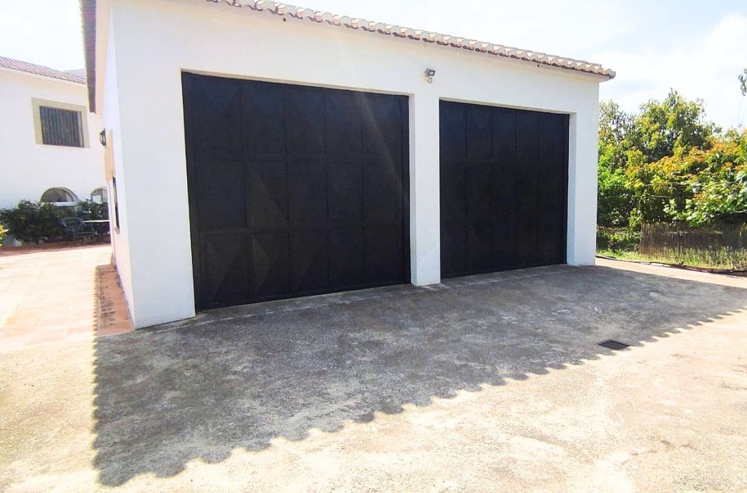 6 bedroom Guesthouse/B & B for sale in Canillas de Albaida with pool garage - € 1,195,000 (Ref: 9850297)