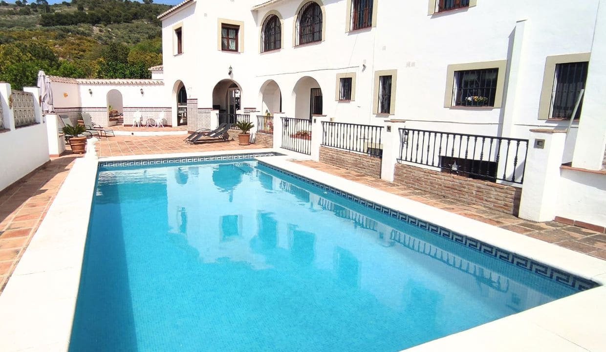 6 bedroom Guesthouse/B & B for sale in Canillas de Albaida with pool garage - € 1,195,000 (Ref: 9850297)