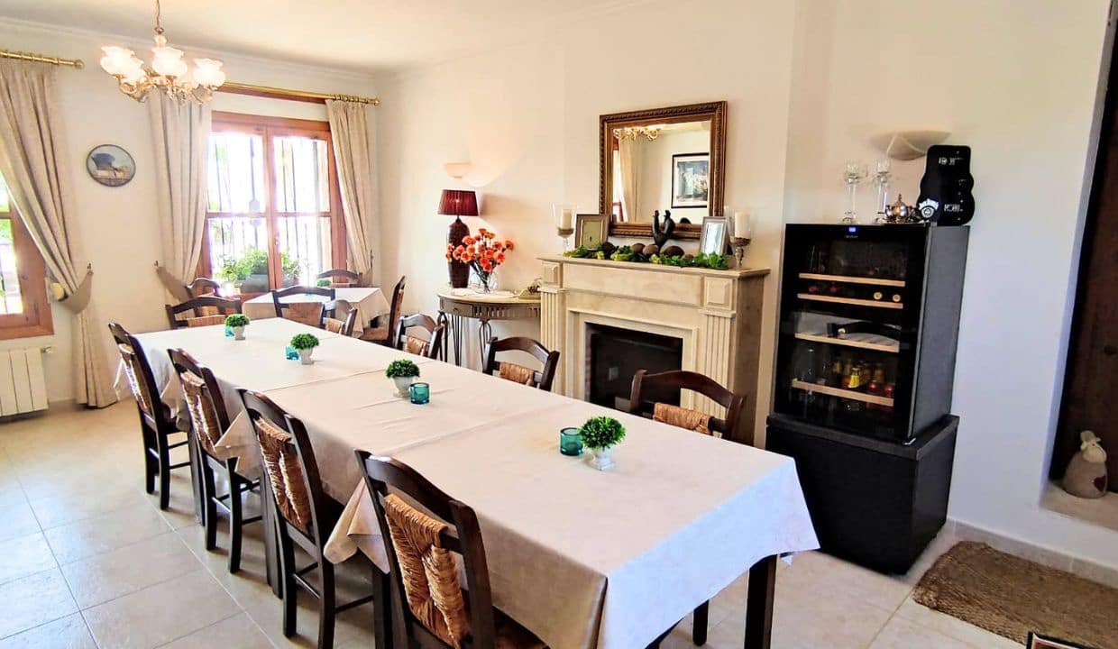 6 bedroom Guesthouse/B & B for sale in Canillas de Albaida with pool garage - € 1,195,000 (Ref: 9850297)