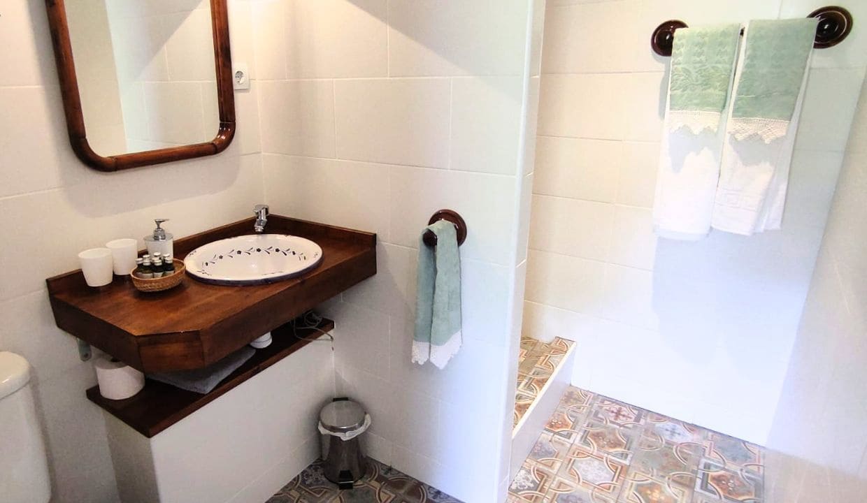 6 bedroom Guesthouse/B & B for sale in Canillas de Albaida with pool garage - € 1,195,000 (Ref: 9850297)