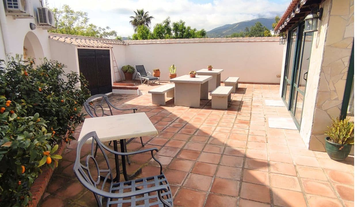 6 bedroom Guesthouse/B & B for sale in Canillas de Albaida with pool garage - € 1,195,000 (Ref: 9850297)