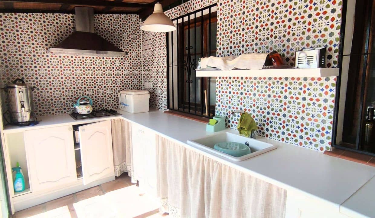 6 bedroom Guesthouse/B & B for sale in Canillas de Albaida with pool garage - € 1,195,000 (Ref: 9850297)