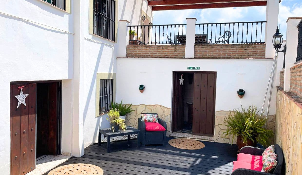 6 bedroom Guesthouse/B & B for sale in Canillas de Albaida with pool garage - € 1,195,000 (Ref: 9850297)