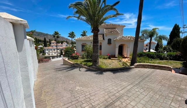 3 soverom Villa til salgs i Frigiliana med svømmebasseng garasje - € 975 000 (Ref: 9879799)