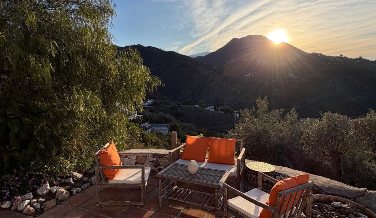 3 slaapkamer Villa te koop in Competa met zwembad garage - € 485.000 (Ref: 9894840)