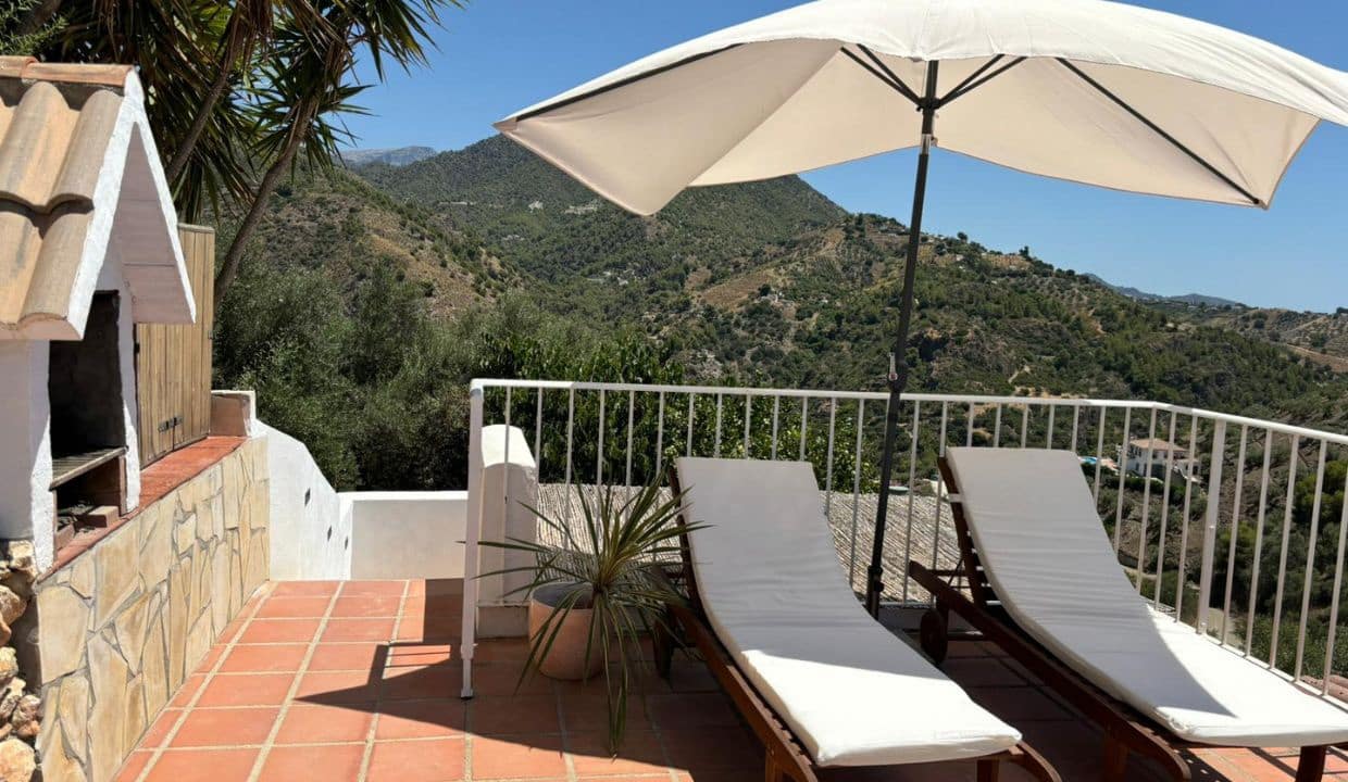 3 slaapkamer Villa te koop in Competa met zwembad garage - € 485.000 (Ref: 9894840)