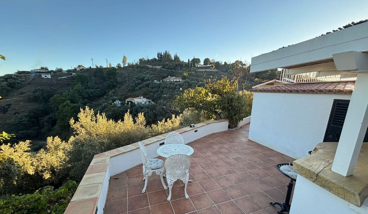 3 slaapkamer Villa te koop in Competa met zwembad garage - € 485.000 (Ref: 9894840)