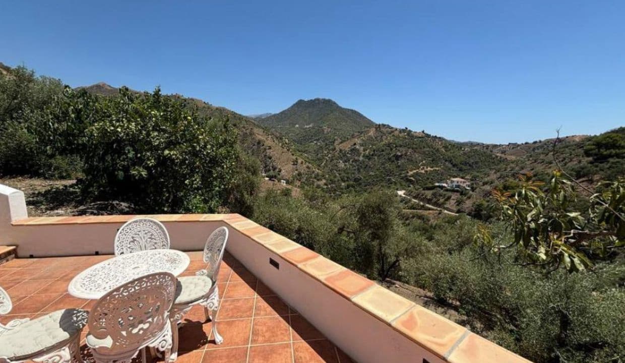 3 slaapkamer Villa te koop in Competa met zwembad garage - € 485.000 (Ref: 9894840)