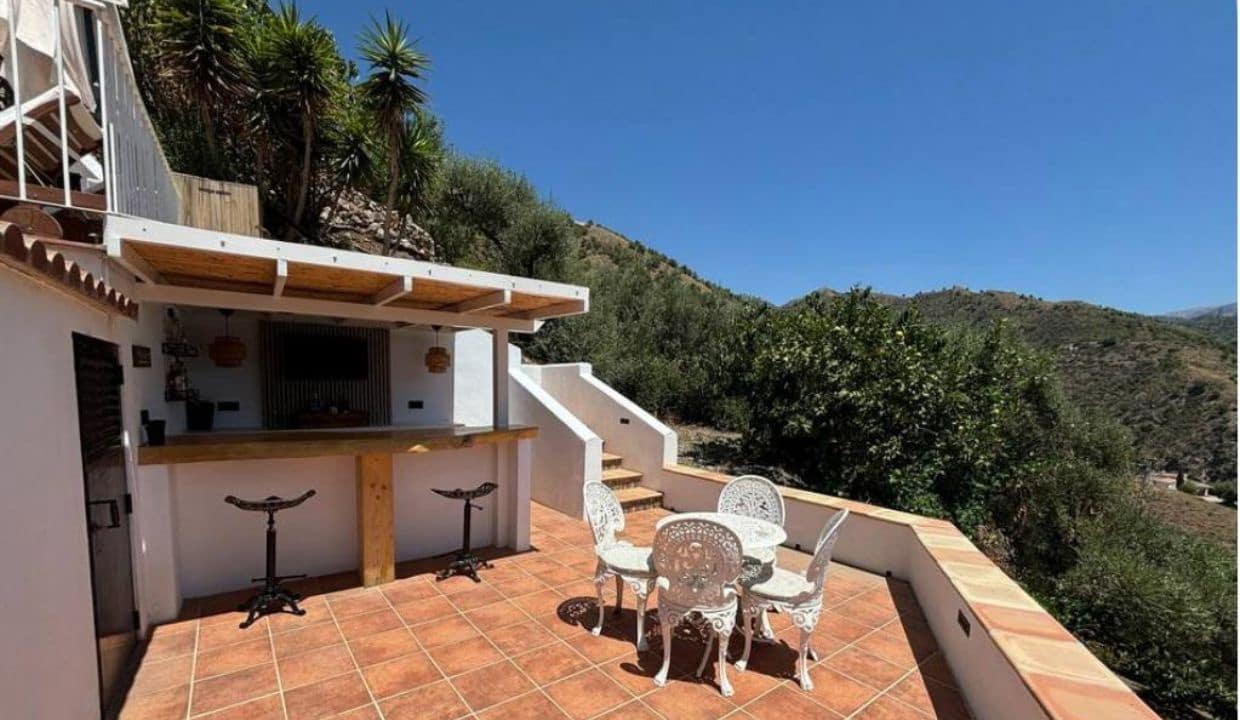 3 slaapkamer Villa te koop in Competa met zwembad garage - € 485.000 (Ref: 9894840)