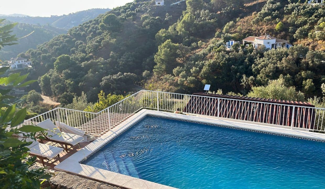 3 slaapkamer Villa te koop in Competa met zwembad garage - € 485.000 (Ref: 9894840)