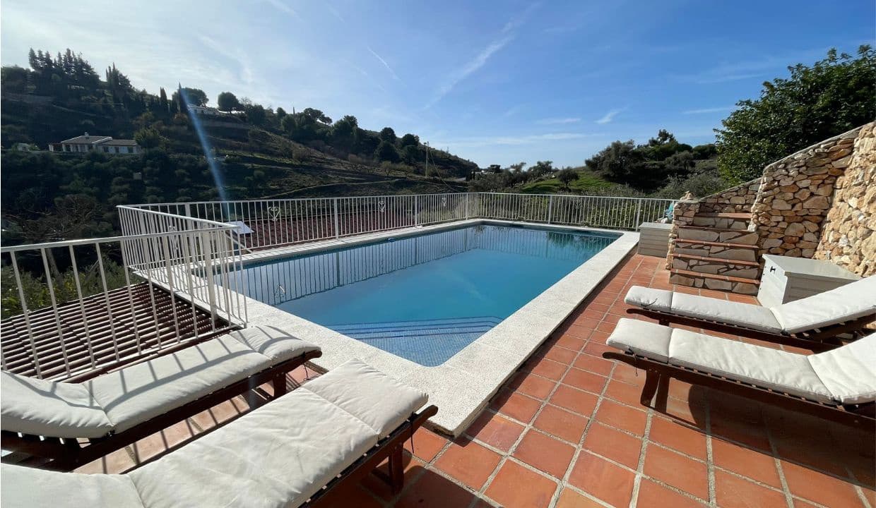 3 slaapkamer Villa te koop in Competa met zwembad garage - € 485.000 (Ref: 9894840)