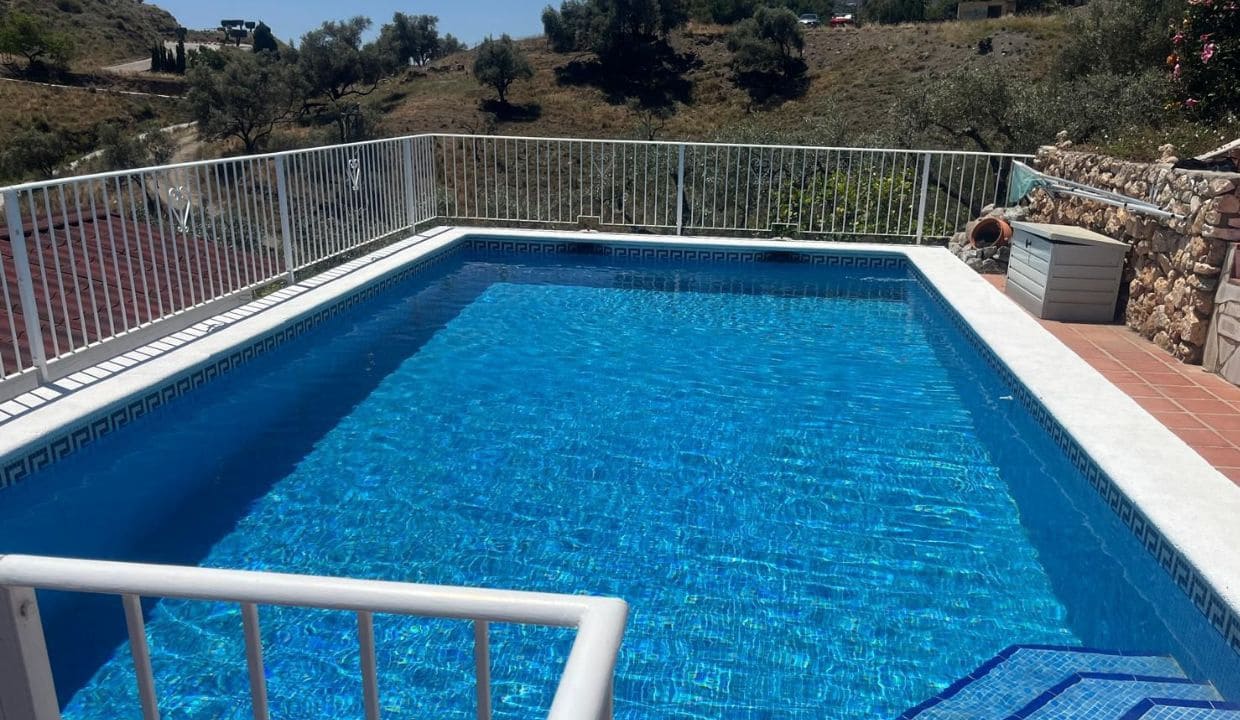 3 slaapkamer Villa te koop in Competa met zwembad garage - € 485.000 (Ref: 9894840)