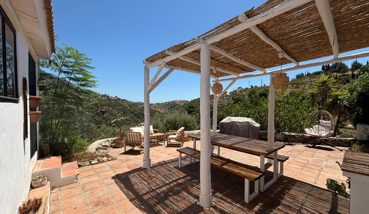 3 slaapkamer Villa te koop in Competa met zwembad garage - € 485.000 (Ref: 9894840)