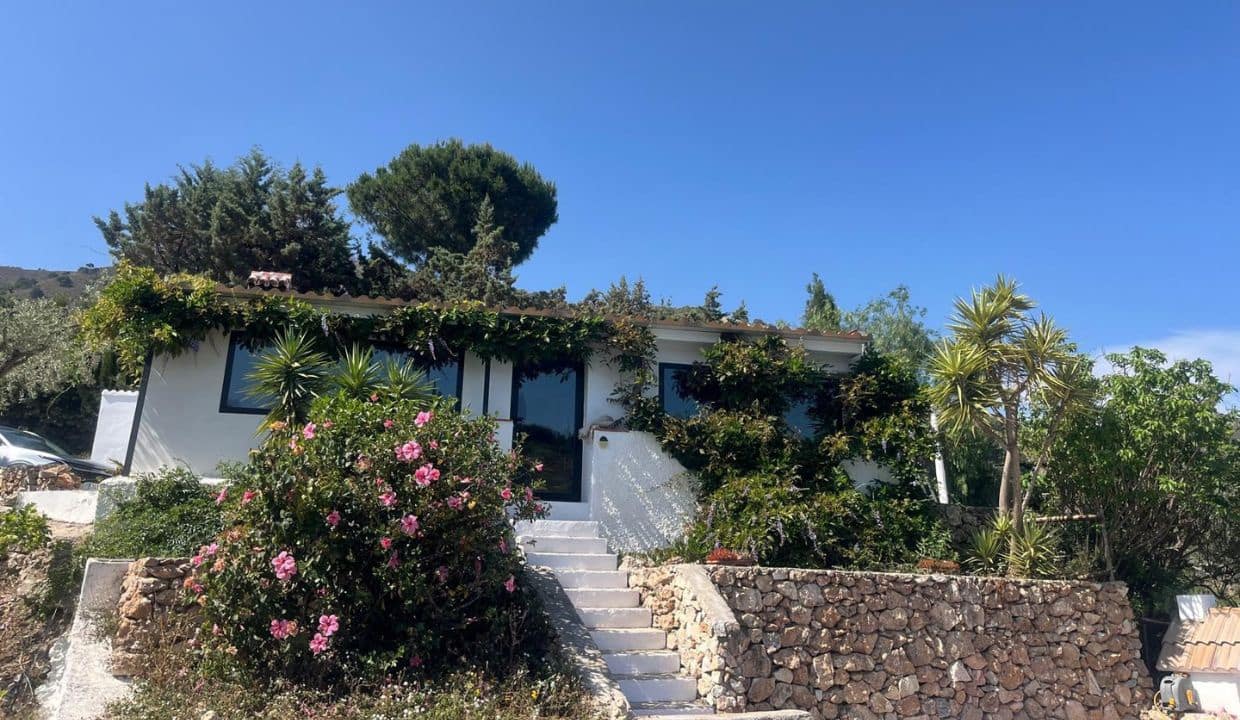 3 slaapkamer Villa te koop in Competa met zwembad garage - € 485.000 (Ref: 9894840)