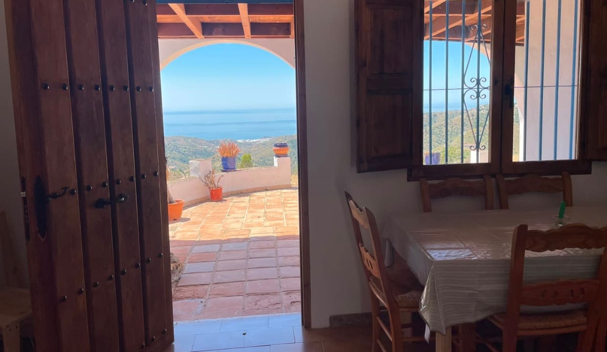 2 bedroom Villa for rent in Competa with garage - € 900 (Ref: 9921130)