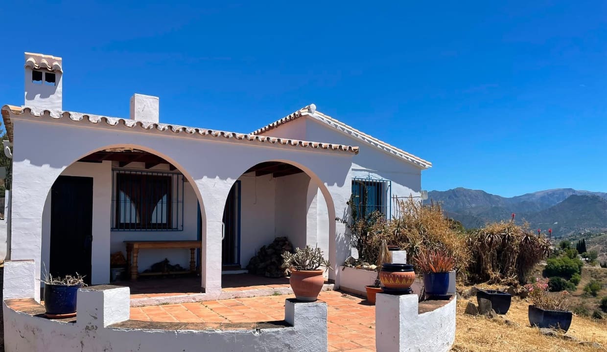 2 bedroom Villa for rent in Competa with garage - € 900 (Ref: 9921130)