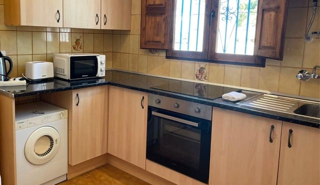 2 bedroom Villa for rent in Cómpeta with garage - € 900 (Ref: 9921130)
