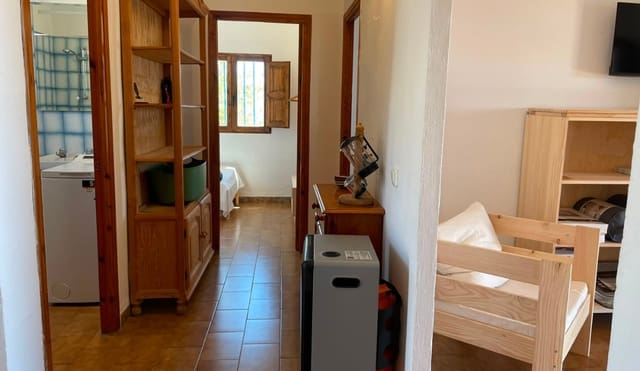 2 bedroom Villa for rent in Cómpeta with garage - € 900 (Ref: 9921130)