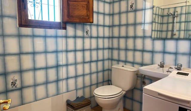 2 bedroom Villa for rent in Cómpeta with garage - € 900 (Ref: 9921130)