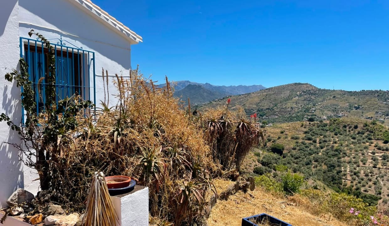 2 bedroom Villa for rent in Competa with garage - € 900 (Ref: 9921130)