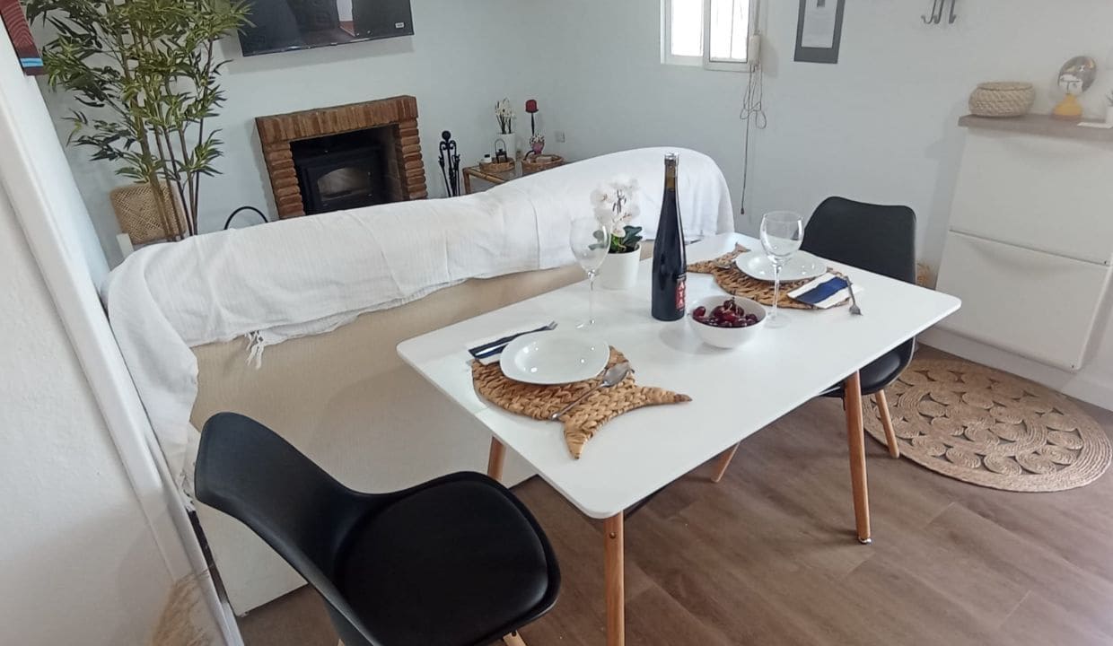 1 bedroom Villa for rent in Archez with pool - € 1,150 (Ref: 9922670)