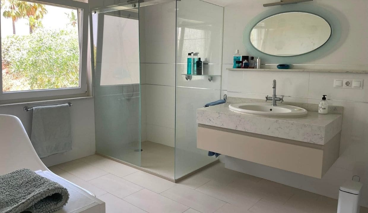 Chalet de 5 habitaciones en Frigiliana en venta con piscina garaje - 1.485.000 € (Ref: 9936706)