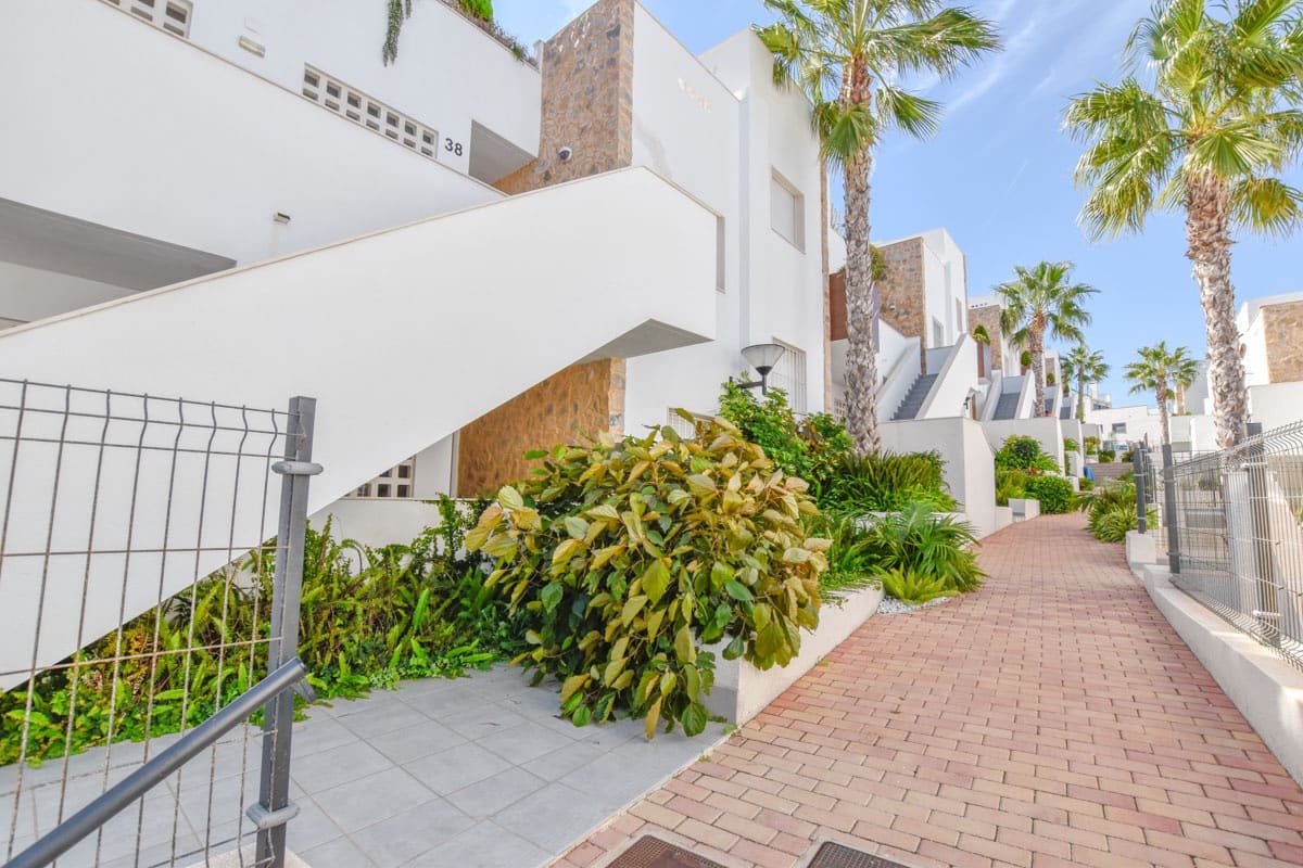 2 bedroom Apartment for sale in Gran Alacant - € 255,000 (Ref: 2499070)