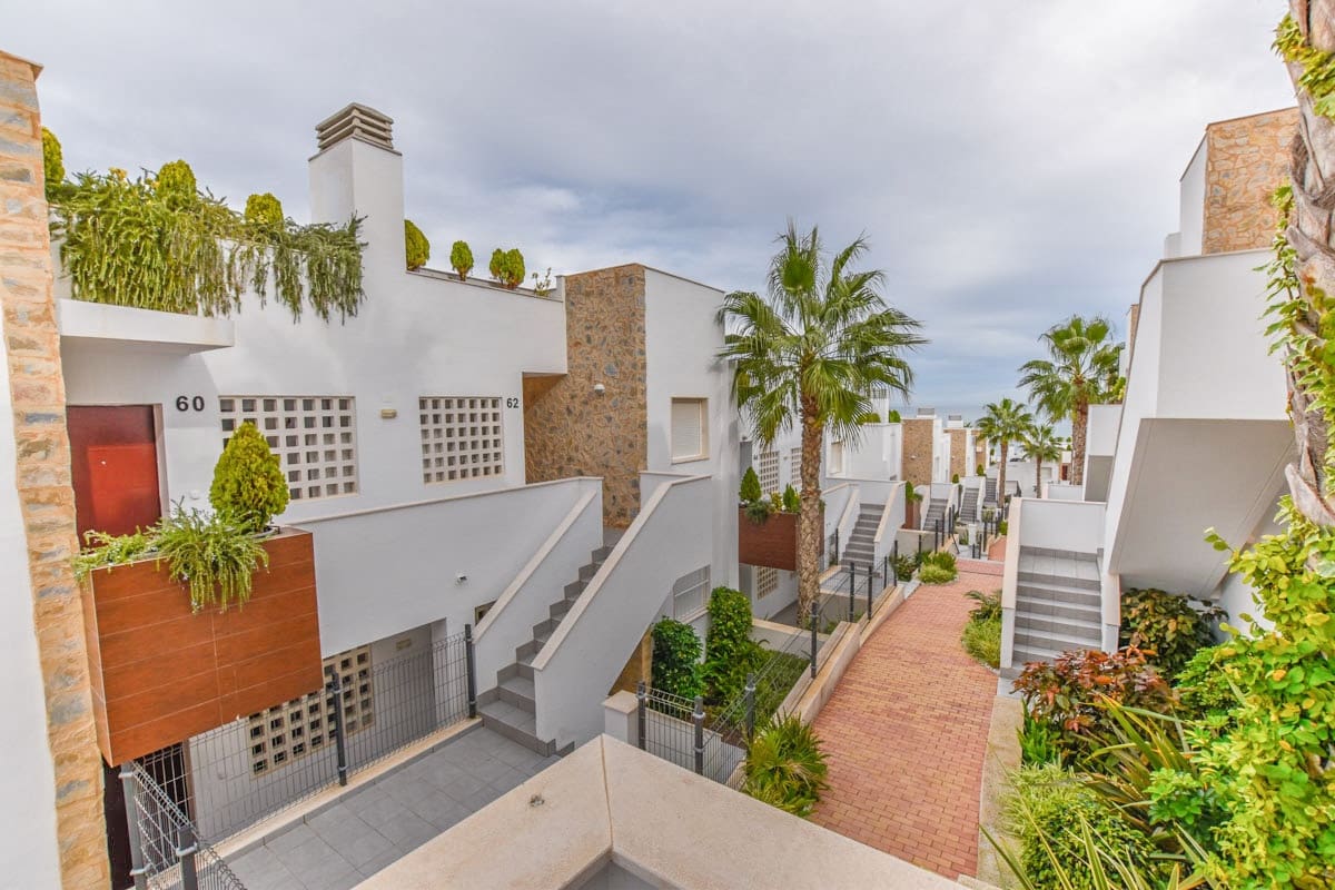 2 bedroom Apartment for sale in Gran Alacant - € 255,000 (Ref: 2499070)