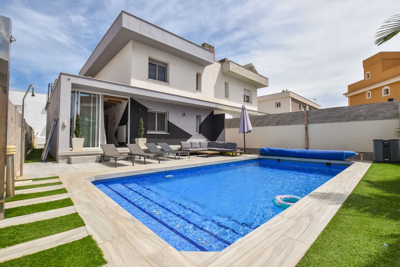 3 soveværelse Semi-Rækkehus til salg i Gran Alacant med swimmingpool garage - € 424.000 (Ref: 9227359)