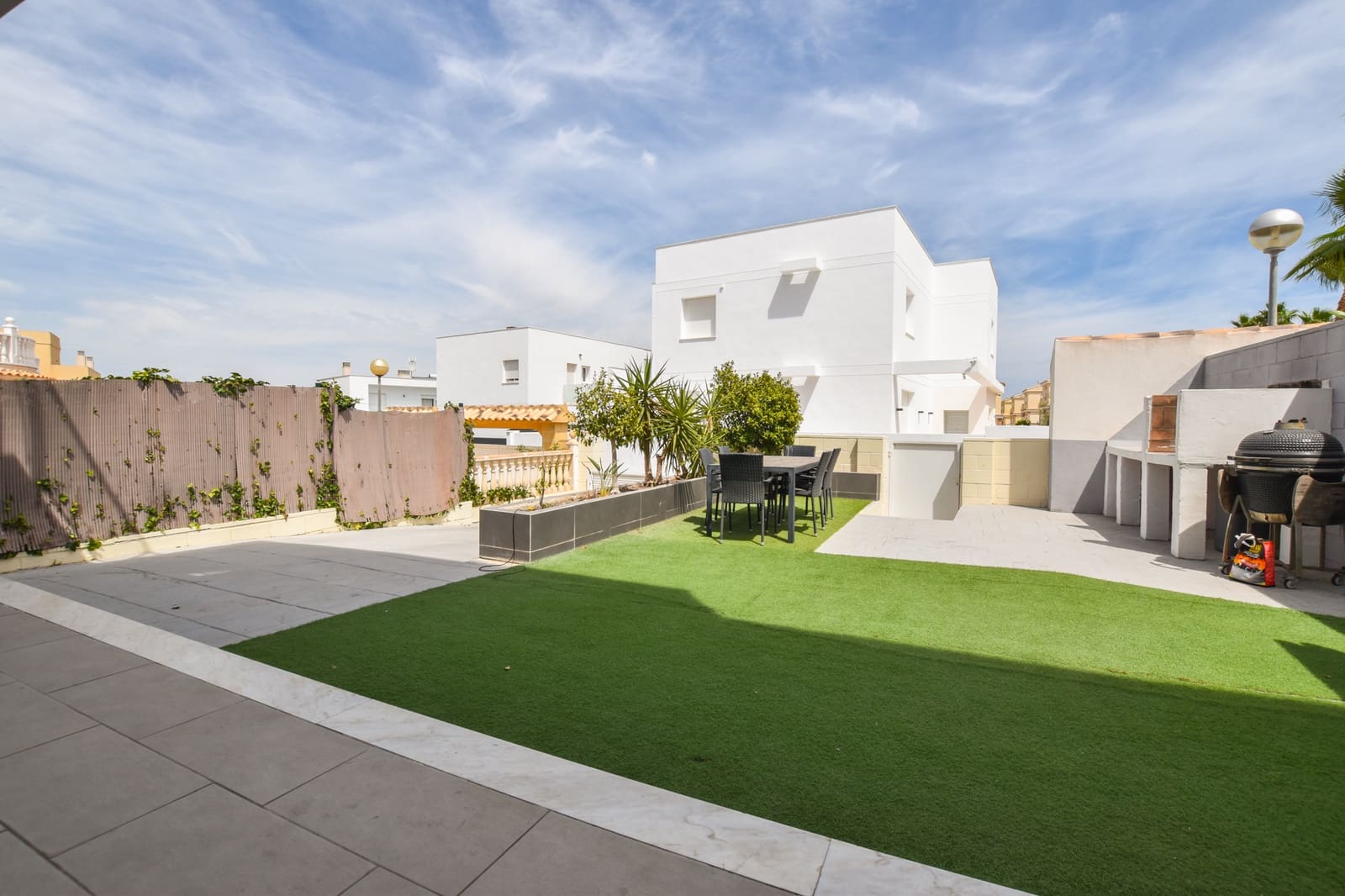 3 soveværelse Semi-Rækkehus til salg i Gran Alacant med swimmingpool garage - € 424.000 (Ref: 9227359)