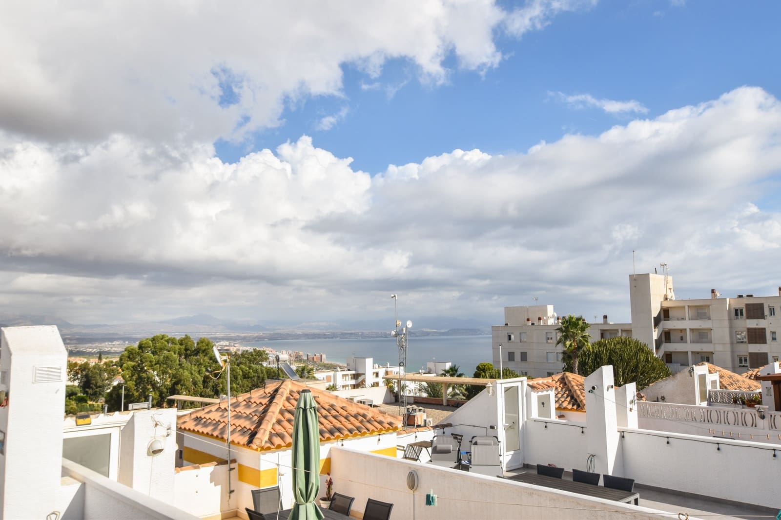 2 bedroom Apartment for sale in Gran Alacant with pool - € 177,500 (Ref: 9273040)