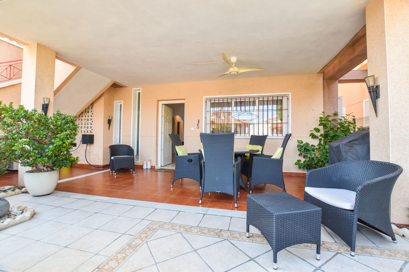 2 bedroom Apartment for sale in Gran Alacant with pool garage - € 235,000 (Ref: 9325188)