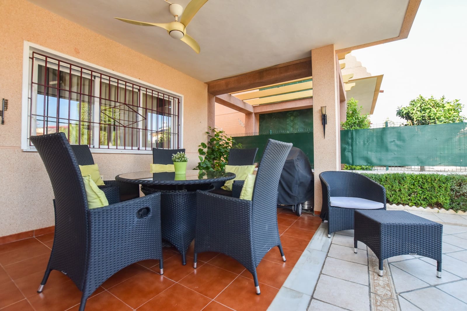 2 bedroom Apartment for sale in Gran Alacant with pool garage - € 235,000 (Ref: 9325188)