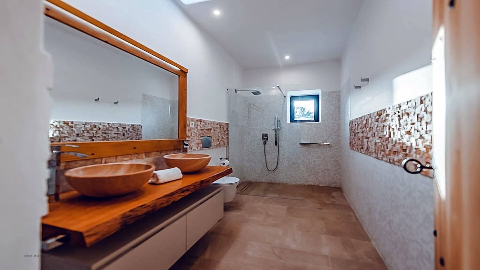 4 sypialnia Willa na sprzedaż w La Romana z basenem garażem - 595 000 € (Ref: 9823586)
