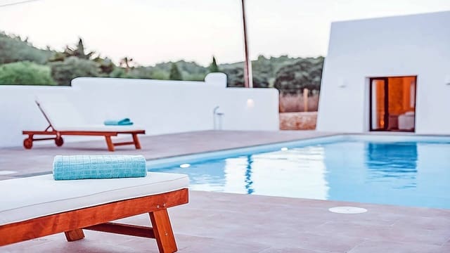 4 soverom Villa til salgs i La Romana med svømmebasseng garasje - € 595 000 (Ref: 9823586)