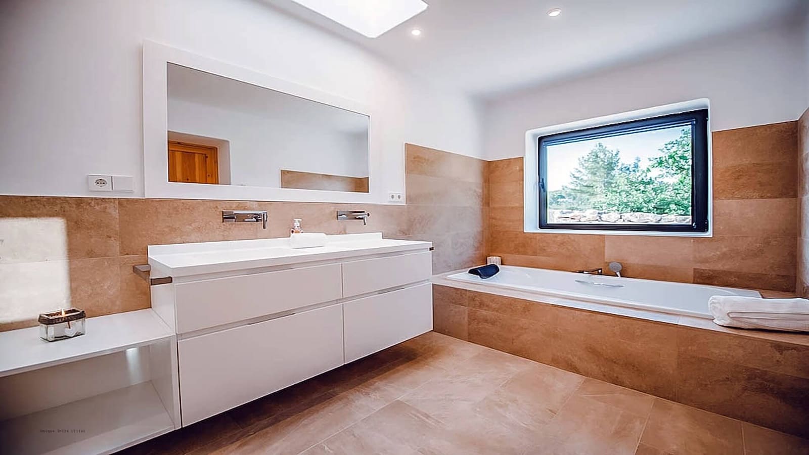 4 sypialnia Willa na sprzedaż w La Romana z basenem garażem - 595 000 € (Ref: 9823586)