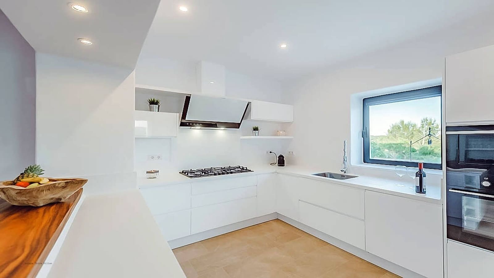 4 sypialnia Willa na sprzedaż w La Romana z basenem garażem - 595 000 € (Ref: 9823586)