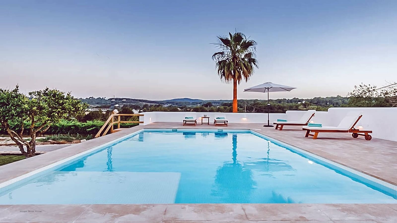 4 sypialnia Willa na sprzedaż w La Romana z basenem garażem - 595 000 € (Ref: 9823586)