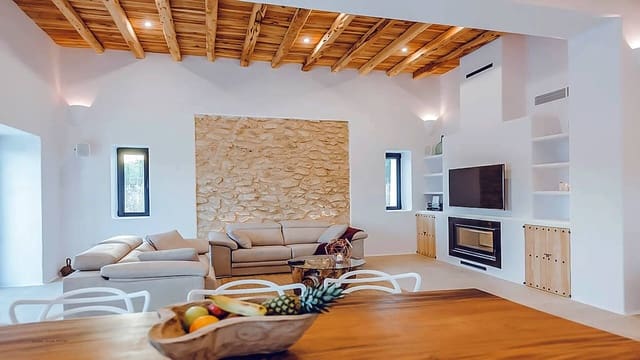 4 soverom Villa til salgs i La Romana med svømmebasseng garasje - € 595 000 (Ref: 9823586)