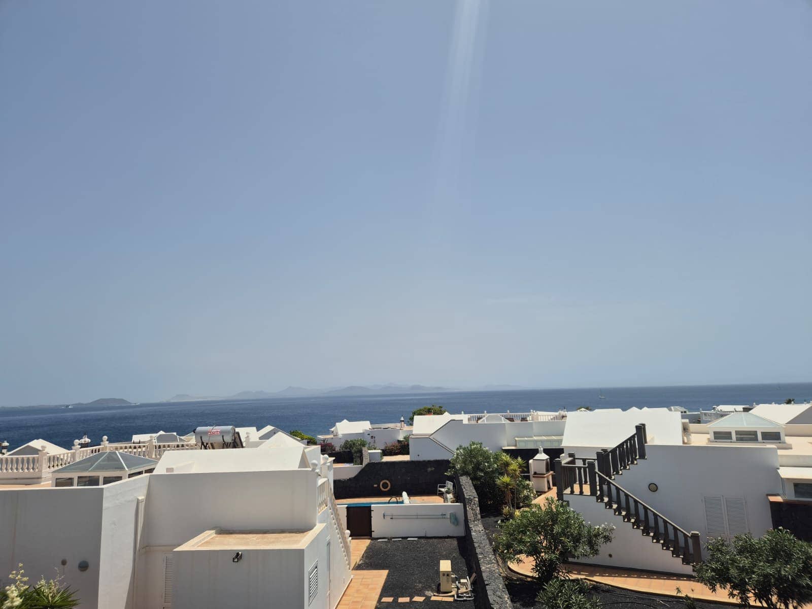 4 bedroom Villa for sale in Playa Blanca with pool garage - € 885,000 (Ref: 10012177)