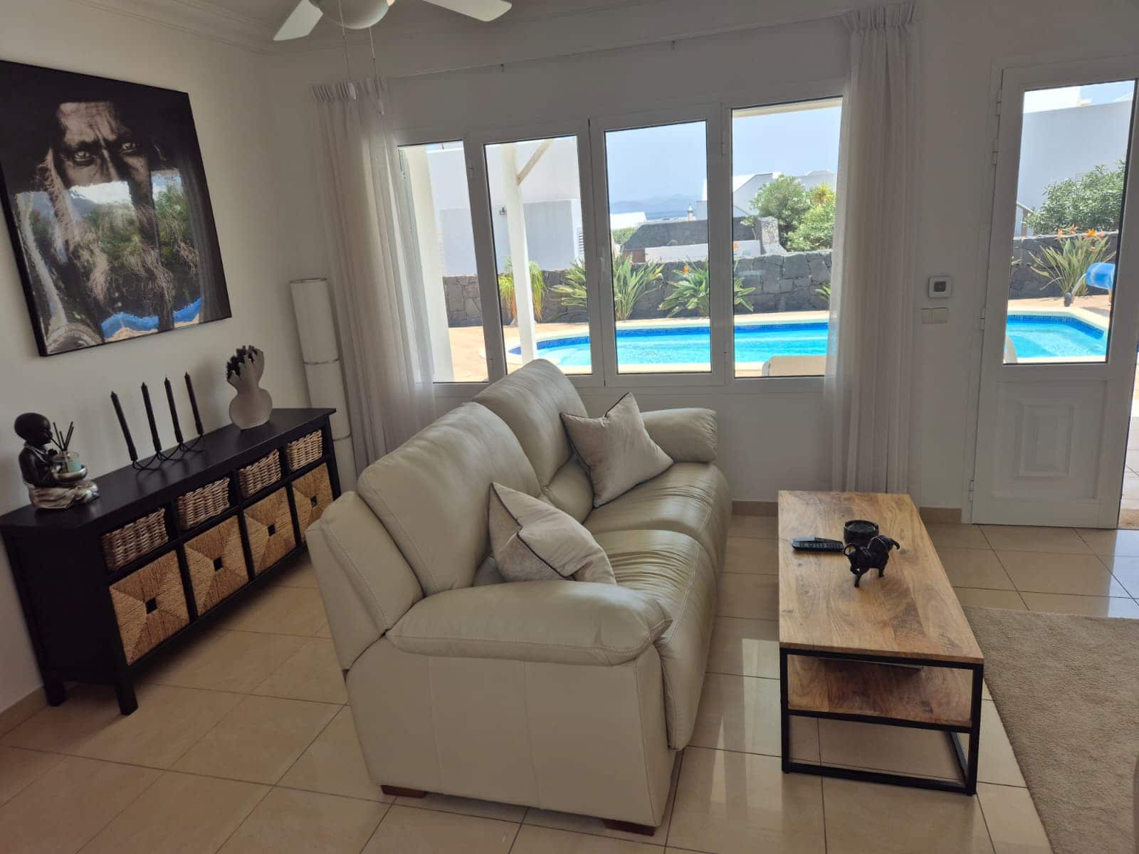 4 bedroom Villa for sale in Playa Blanca with pool garage - € 885,000 (Ref: 10012177)