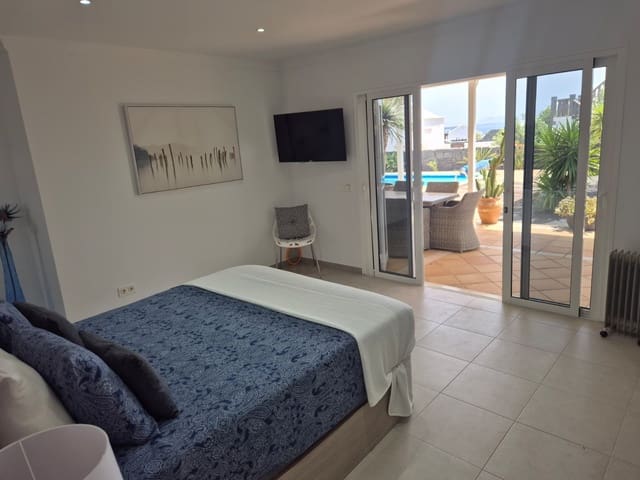 4 Zimmer Villa zu verkaufen in Playa Blanca, Yaiza mit Pool Garage - 885.000 € (Ref: 10012177)