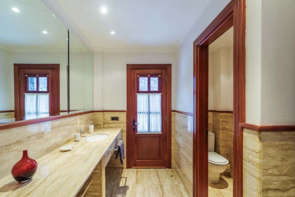 5 soverom Villa til salgs i Playa Blanca med svømmebasseng garasje - € 1 750 000 (Ref: 8546042)