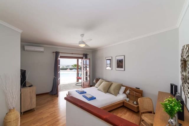 5 soverom Villa til salgs i Playa Blanca, Yaiza med svømmebasseng garasje - € 1 750 000 (Ref: 8546042)