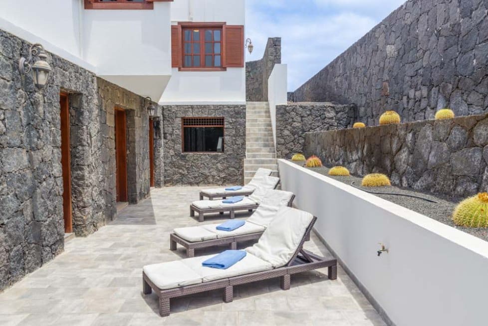 5 soverom Villa til salgs i Playa Blanca med svømmebasseng garasje - € 1 750 000 (Ref: 8546042)