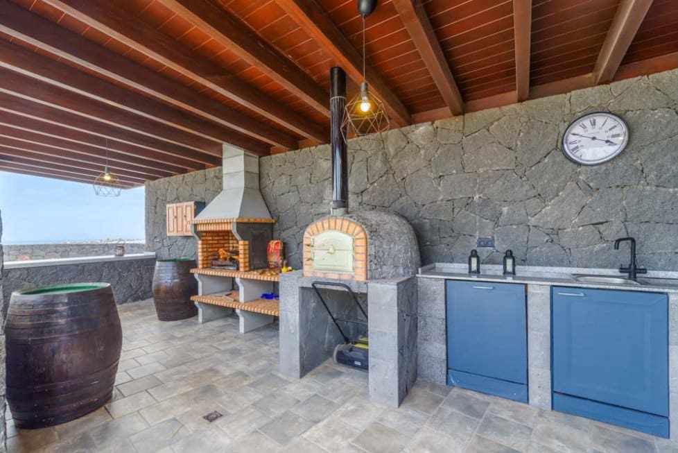 5 soverom Villa til salgs i Playa Blanca med svømmebasseng garasje - € 1 750 000 (Ref: 8546042)