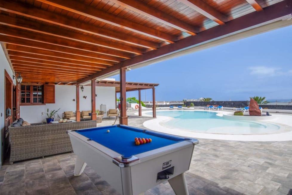 5 soverom Villa til salgs i Playa Blanca med svømmebasseng garasje - € 1 750 000 (Ref: 8546042)